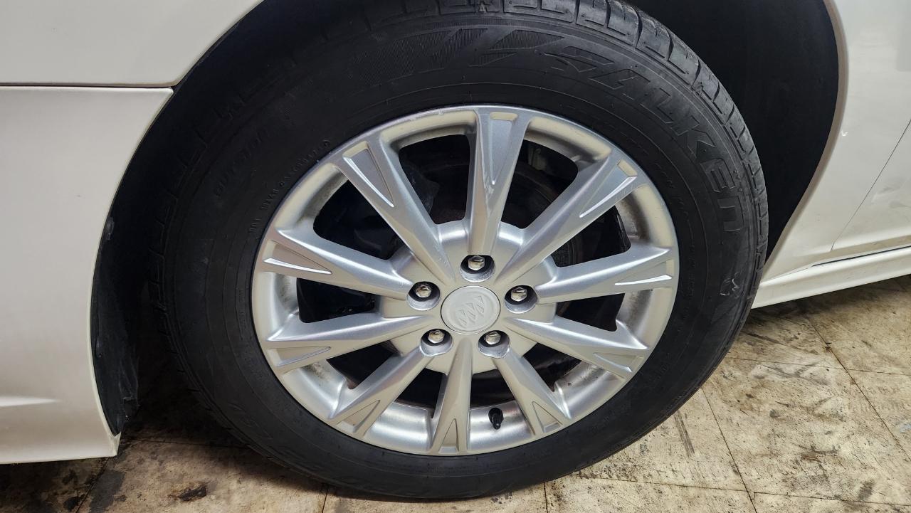 Buick Lucerne CX 2011