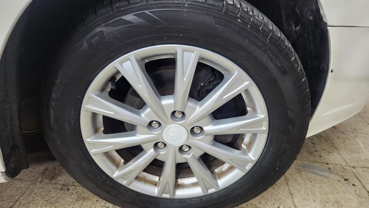 Buick Lucerne CX 2011