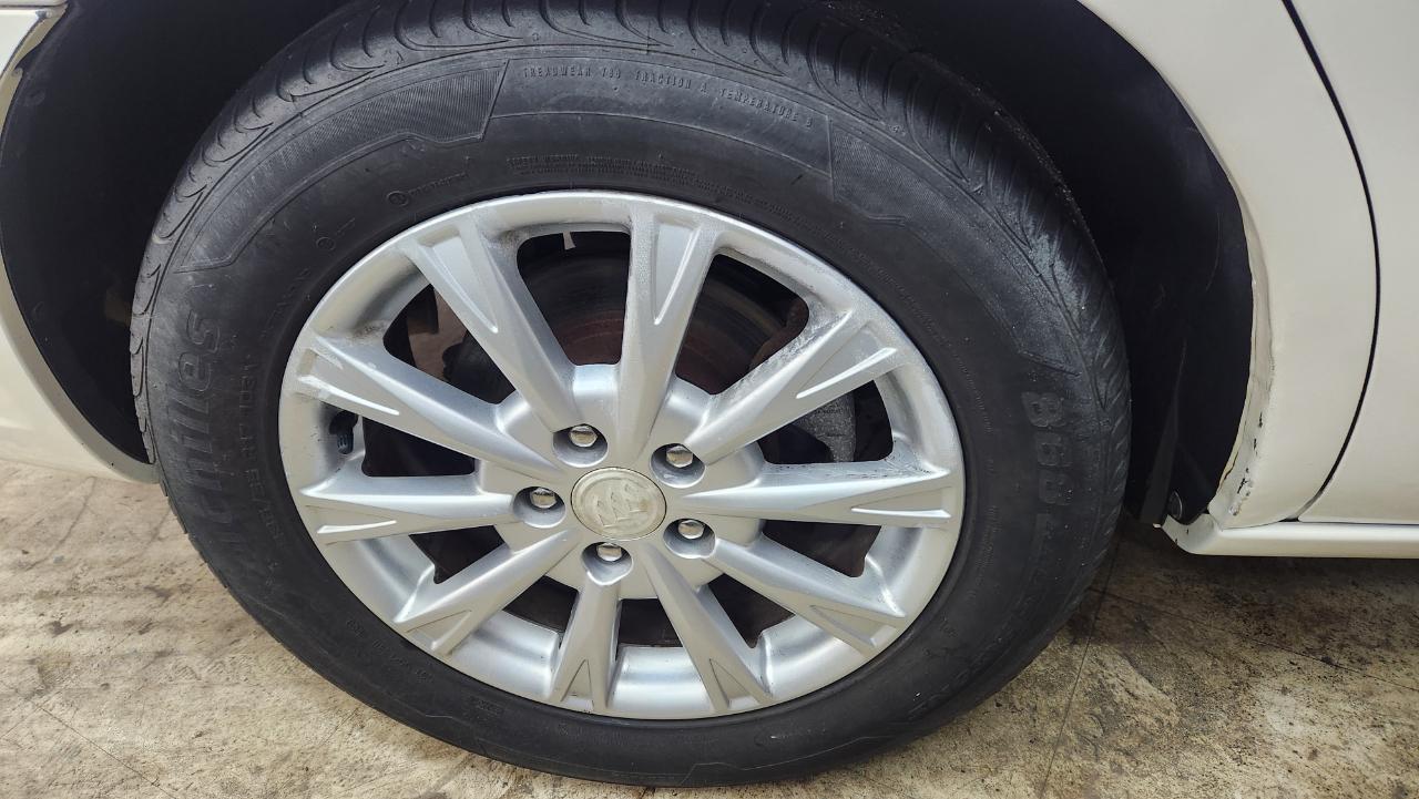 Buick Lucerne CX 2011