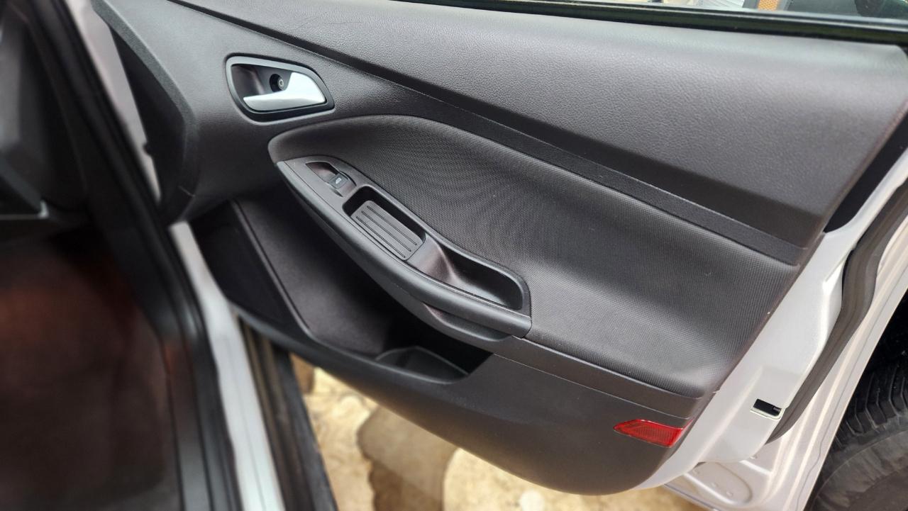 Ford Focus SE Hatch 2014