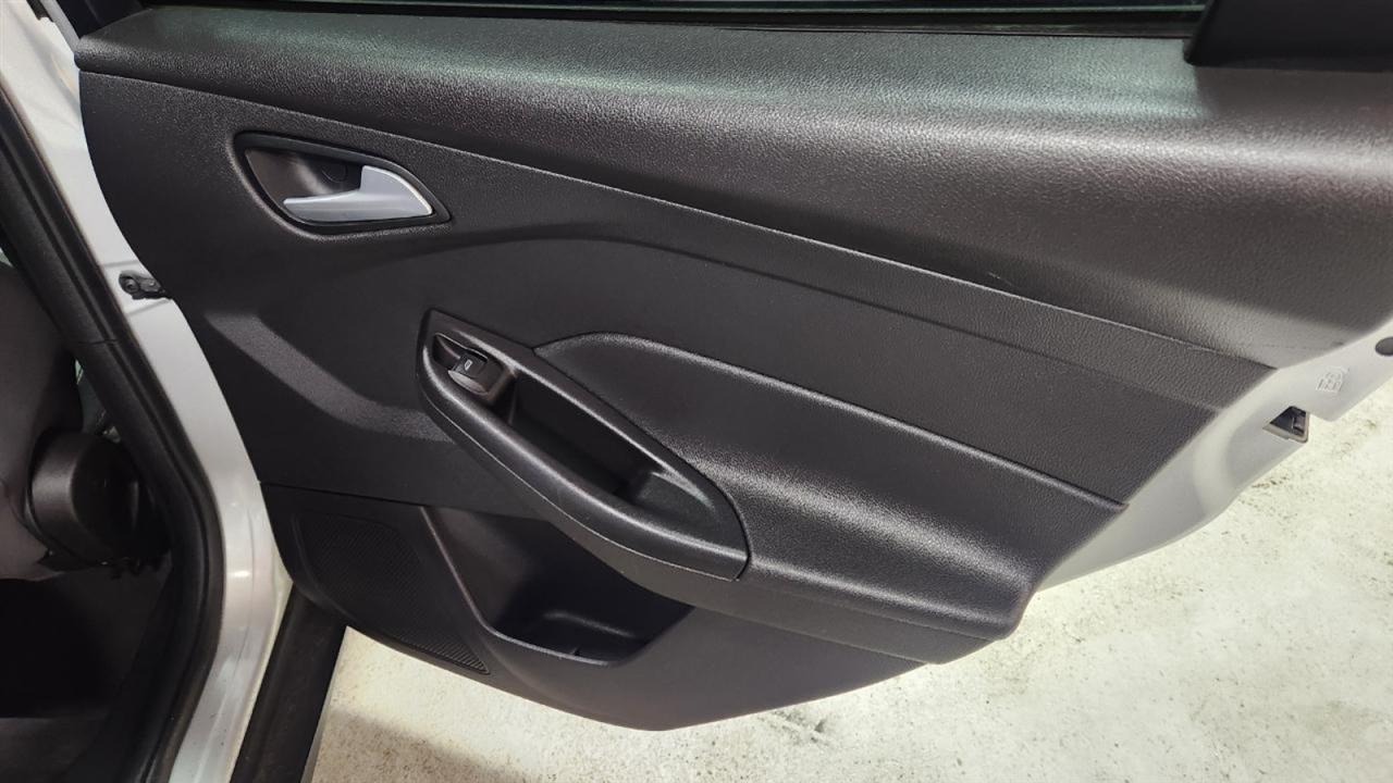 Ford Focus SE Hatch 2014