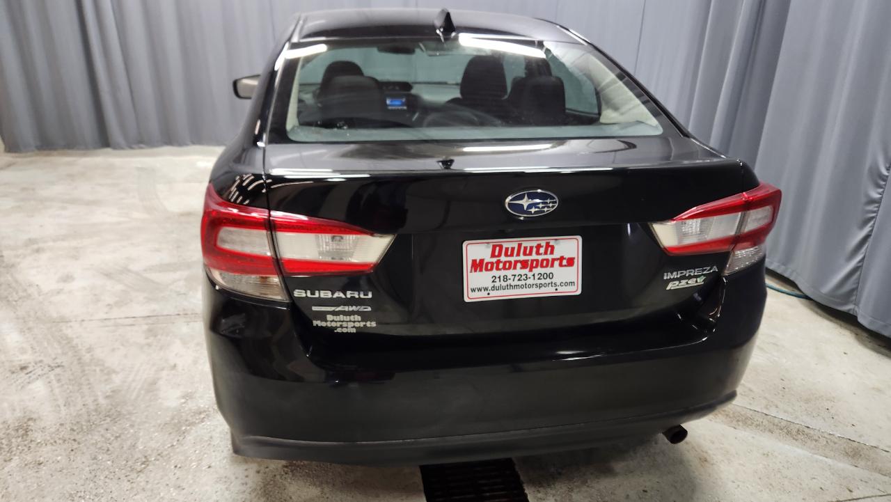 Subaru Impreza 2.0i Premium CVT 4-Door 2017