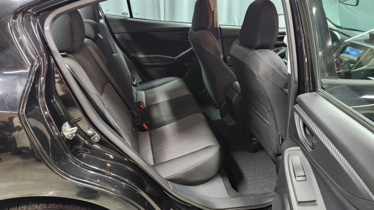 Subaru Impreza 2.0i Premium CVT 4-Door 2017