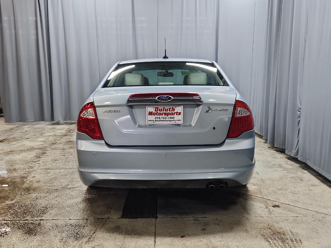 Ford Fusion Hybrid Sedan 2011