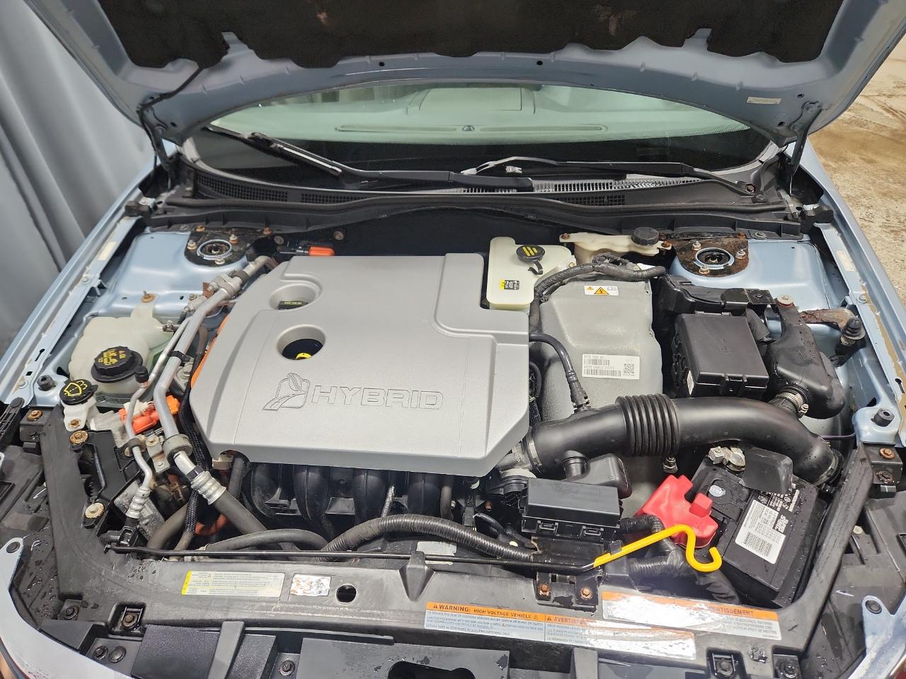 Ford Fusion Hybrid Sedan 2011