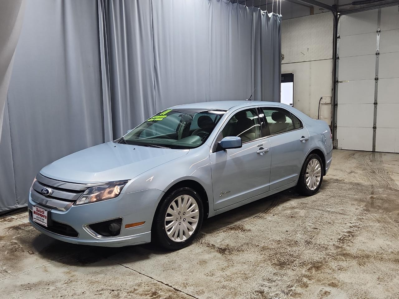 Ford Fusion Hybrid Sedan 2011