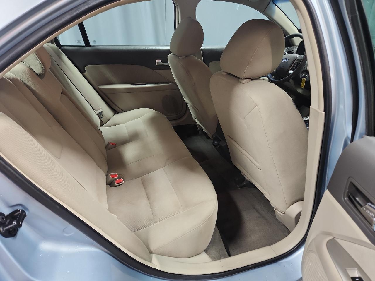 Ford Fusion Hybrid Sedan 2011