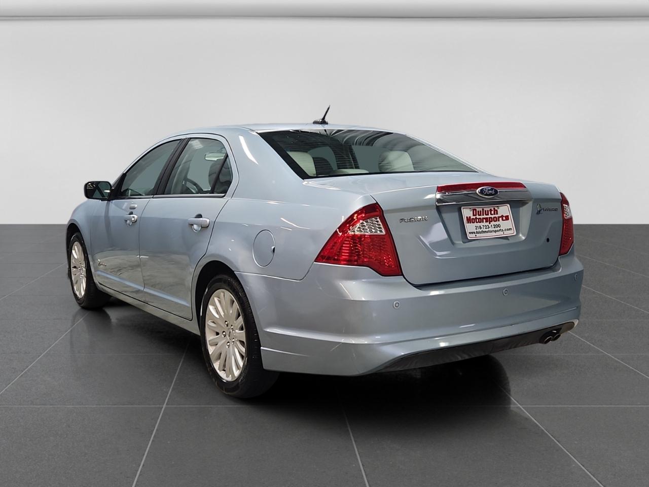 Ford Fusion Hybrid Sedan 2011