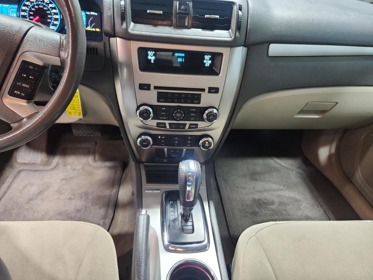 Ford Fusion Hybrid Sedan 2011