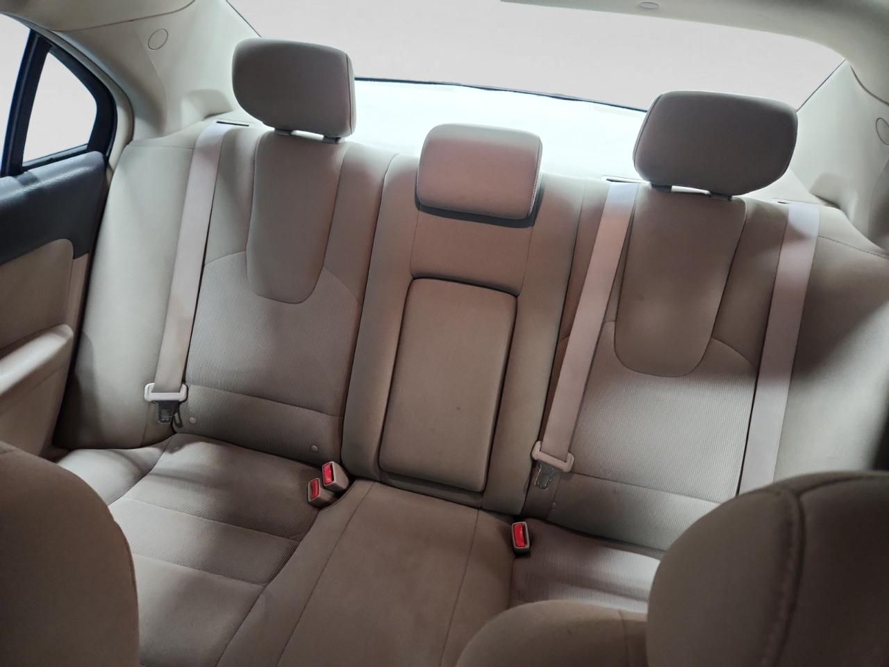 Ford Fusion Hybrid Sedan 2011