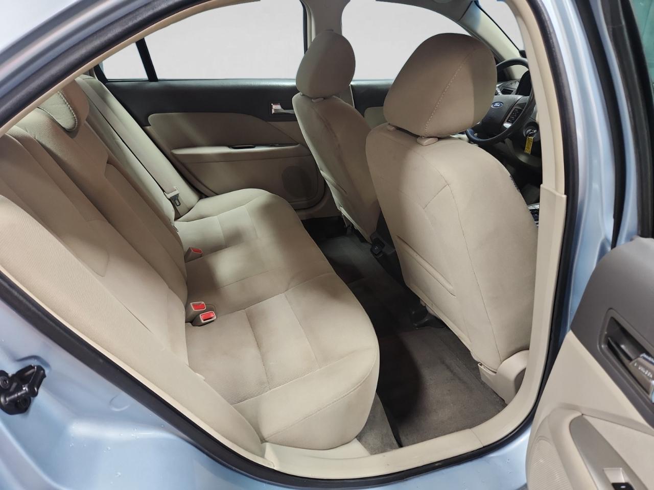 Ford Fusion Hybrid Sedan 2011