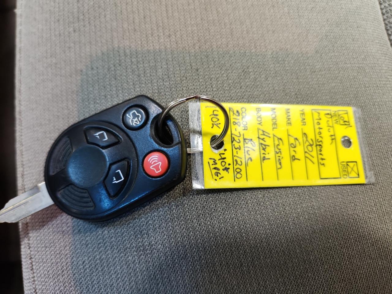 Ford Fusion Hybrid Sedan 2011