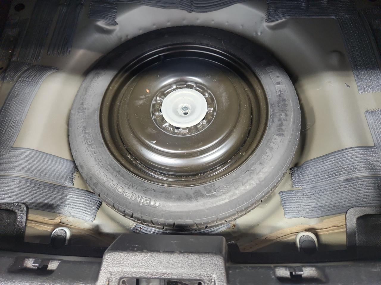 Ford Fusion Hybrid Sedan 2011