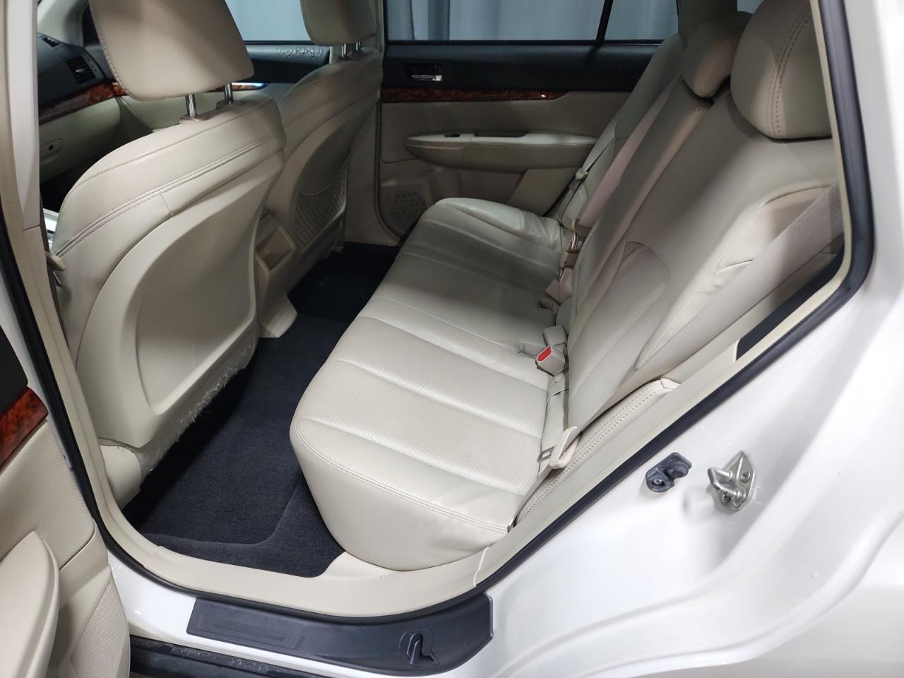 Subaru Outback 3.6R Limited 2011