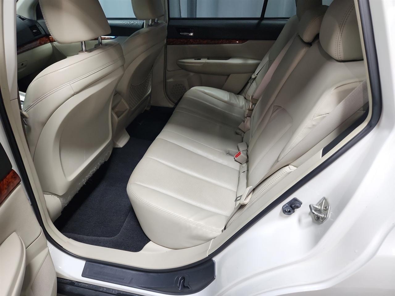 Subaru Outback 3.6R Limited 2011