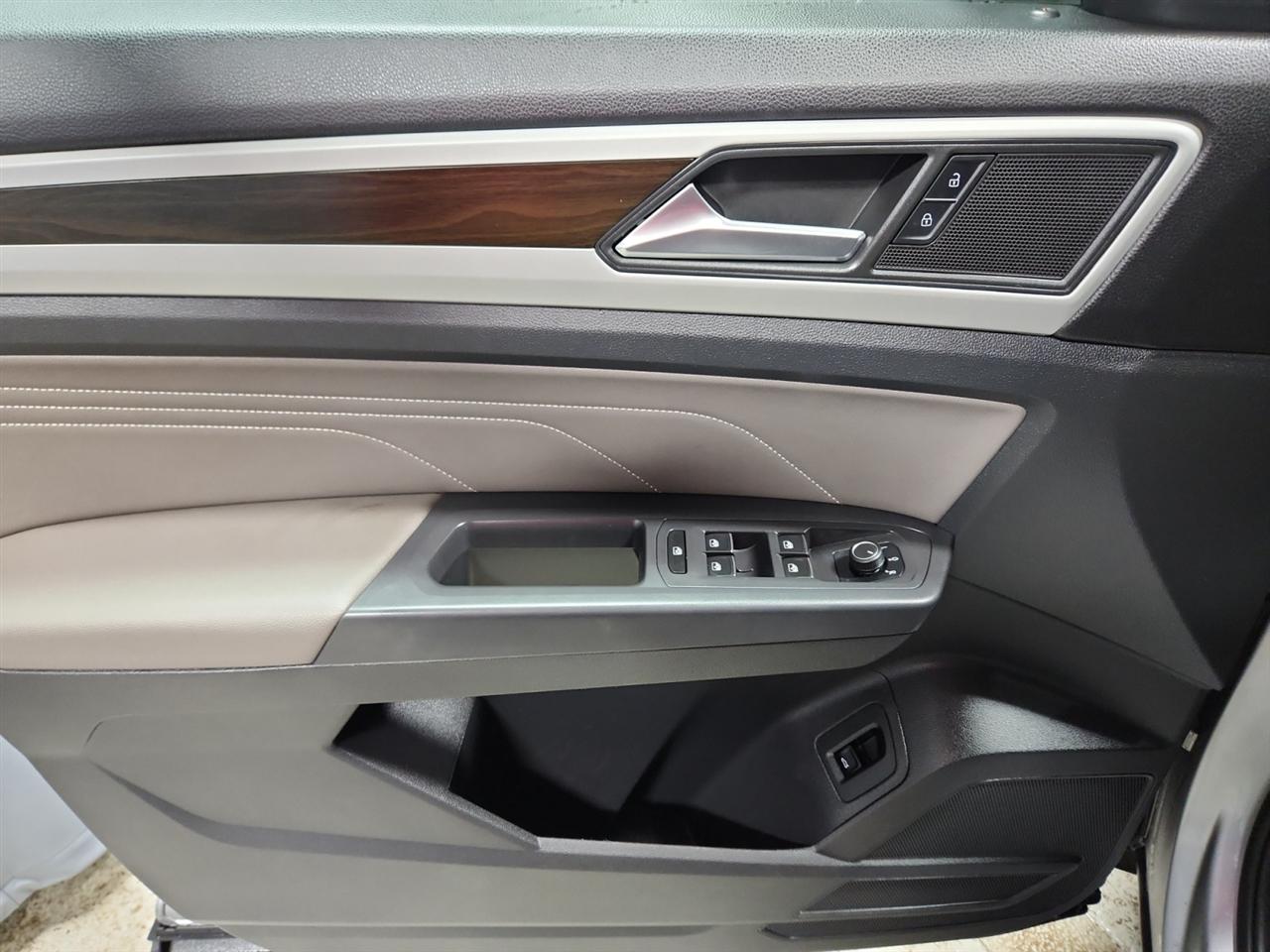 Volkswagen Atlas V6 SE w/Technology 4MOTION 2021