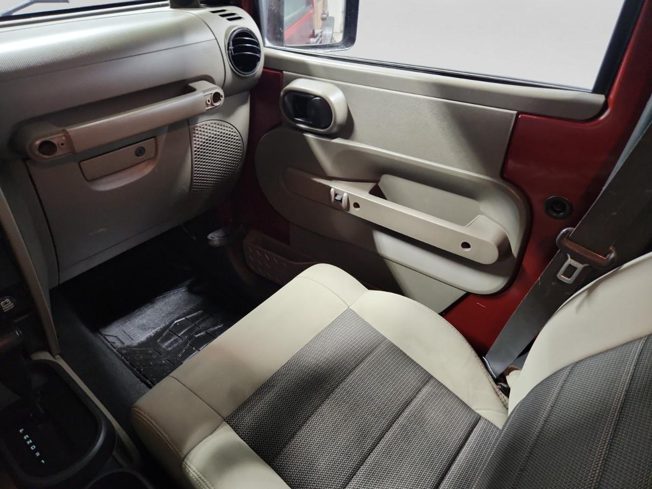 Jeep Wrangler Unlimited Sport 4WD 2010