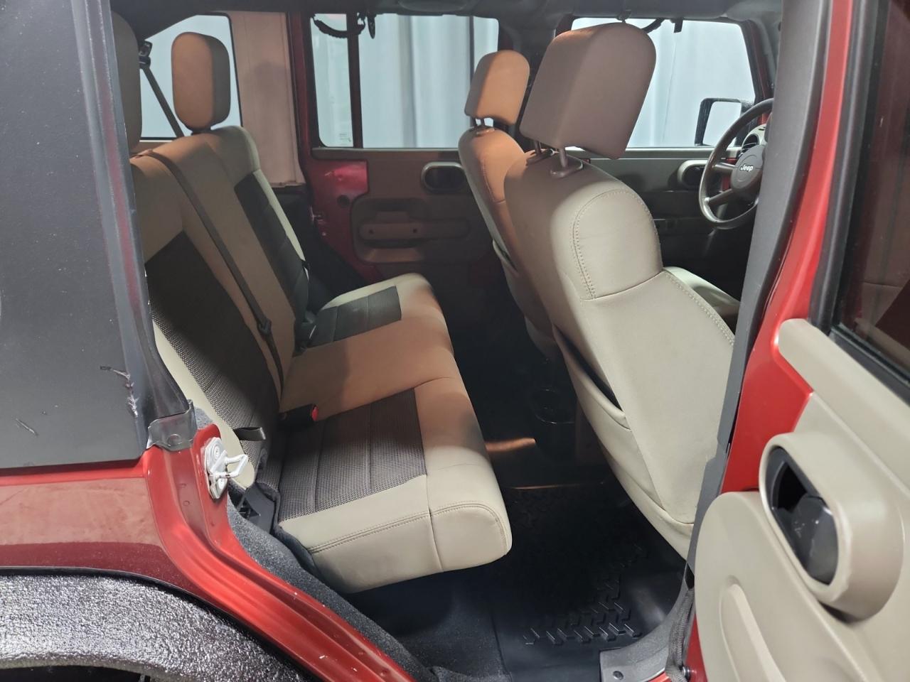 Jeep Wrangler Unlimited Sport 4WD 2010