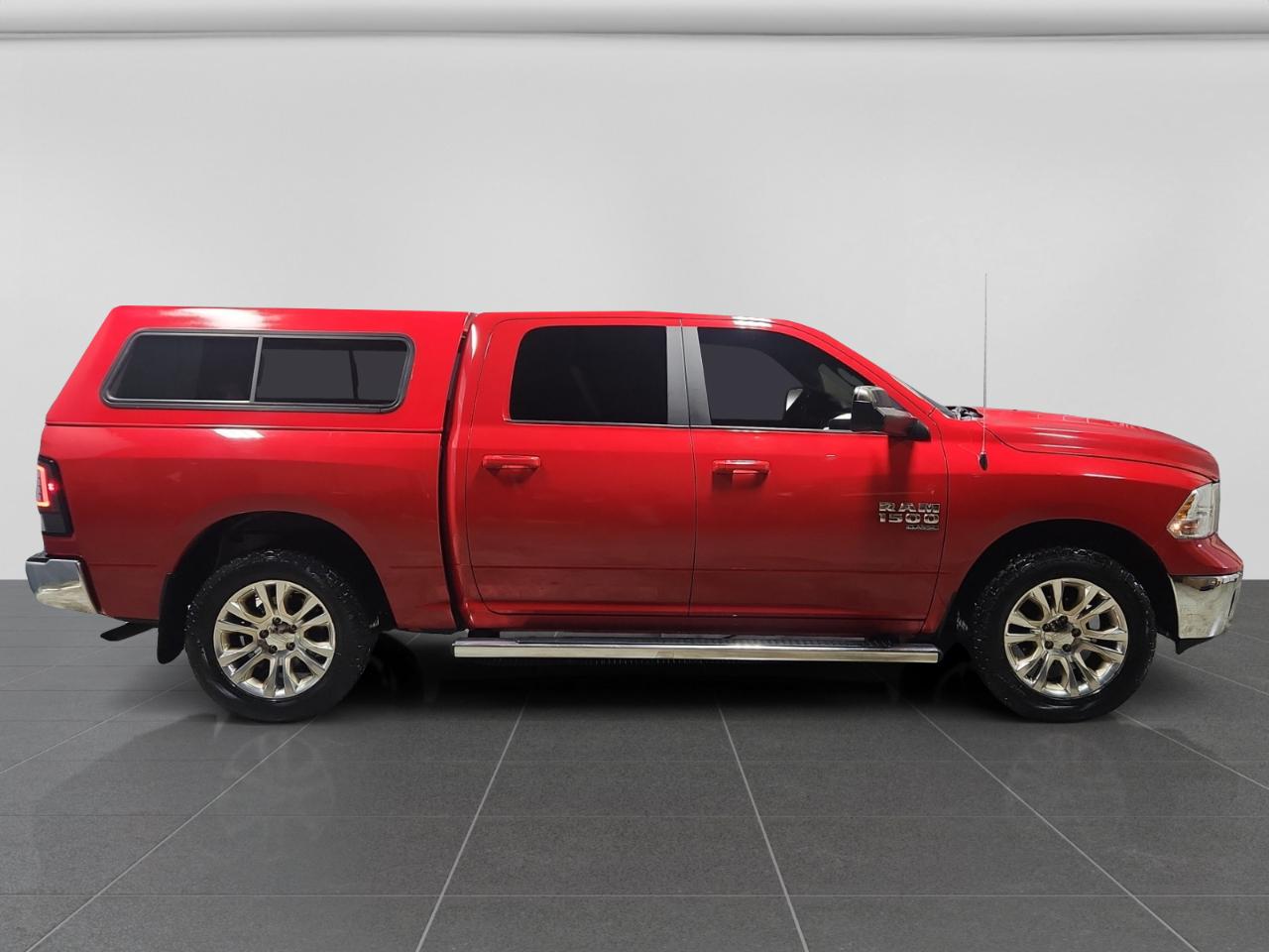 RAM 1500 Classic SLT Crew Cab SWB 4WD 2019