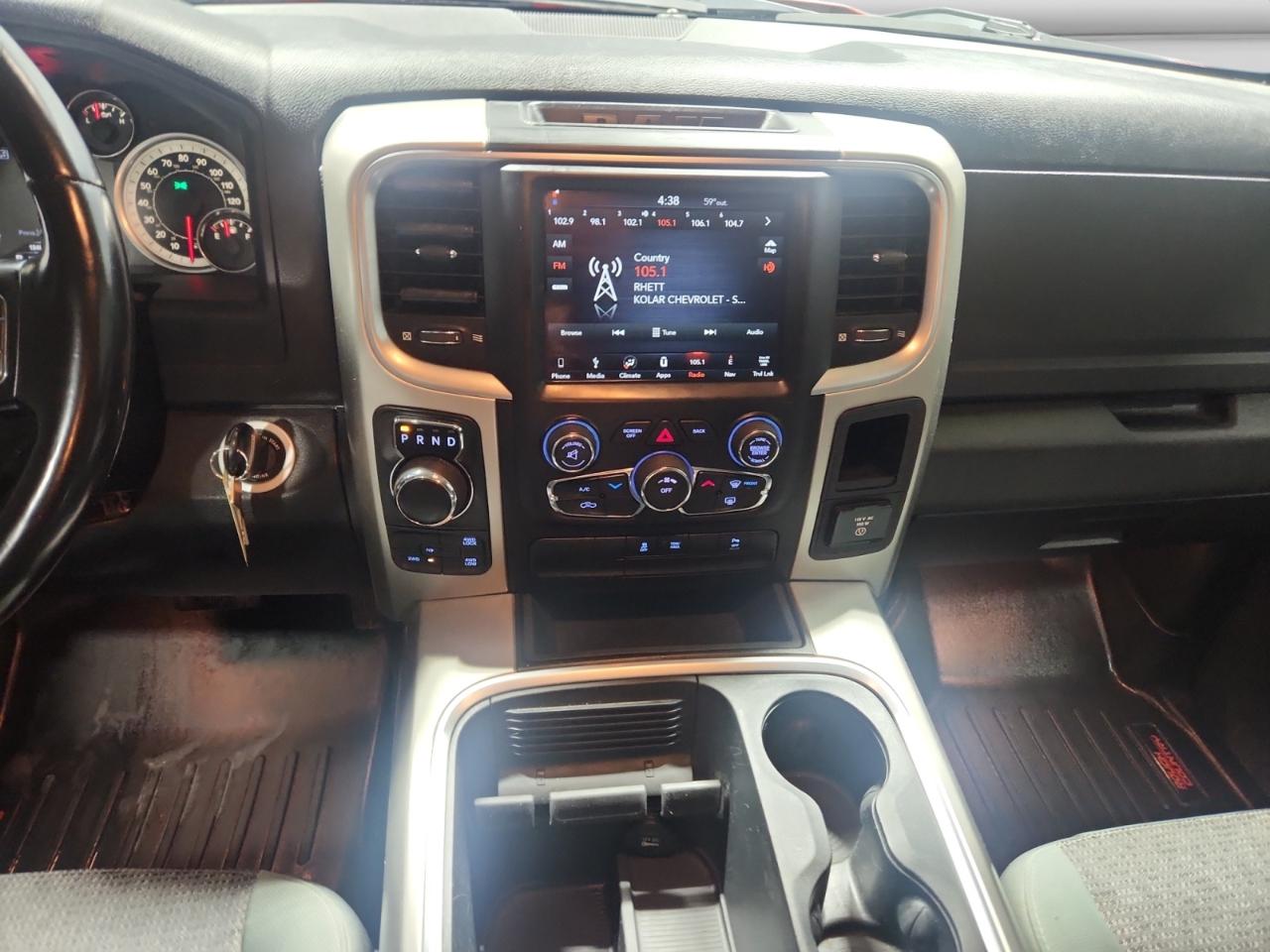 RAM 1500 Classic SLT Crew Cab SWB 4WD 2019