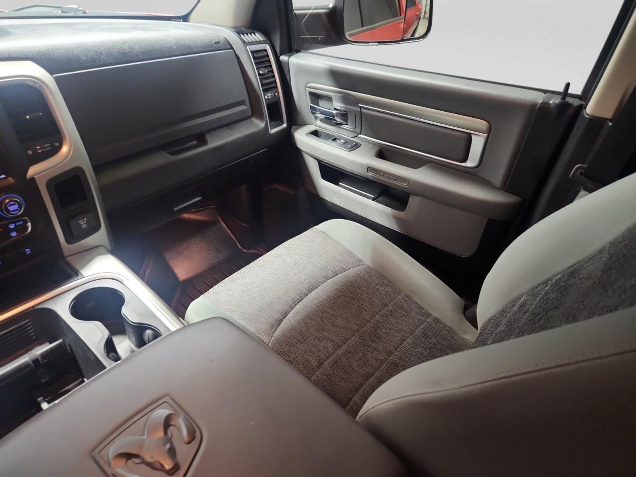 RAM 1500 Classic SLT Crew Cab SWB 4WD 2019