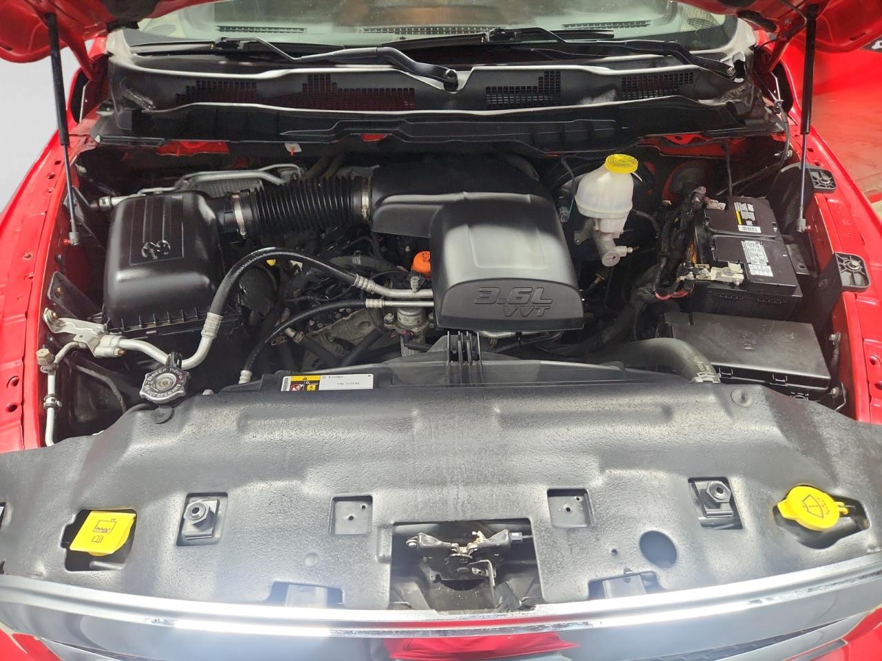 RAM 1500 Classic SLT Crew Cab SWB 4WD 2019