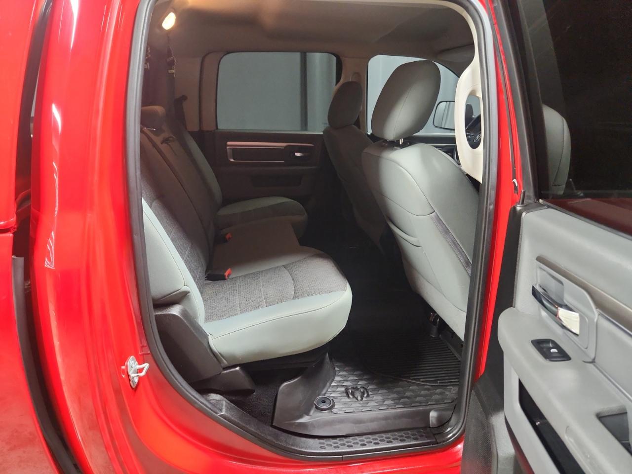 RAM 1500 Classic SLT Crew Cab SWB 4WD 2019