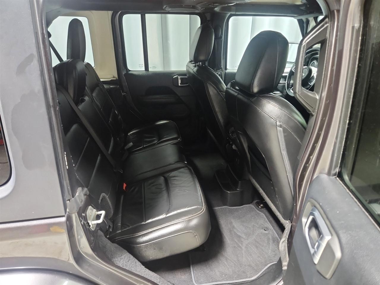 Jeep Wrangler Unlimited Sahara 2018