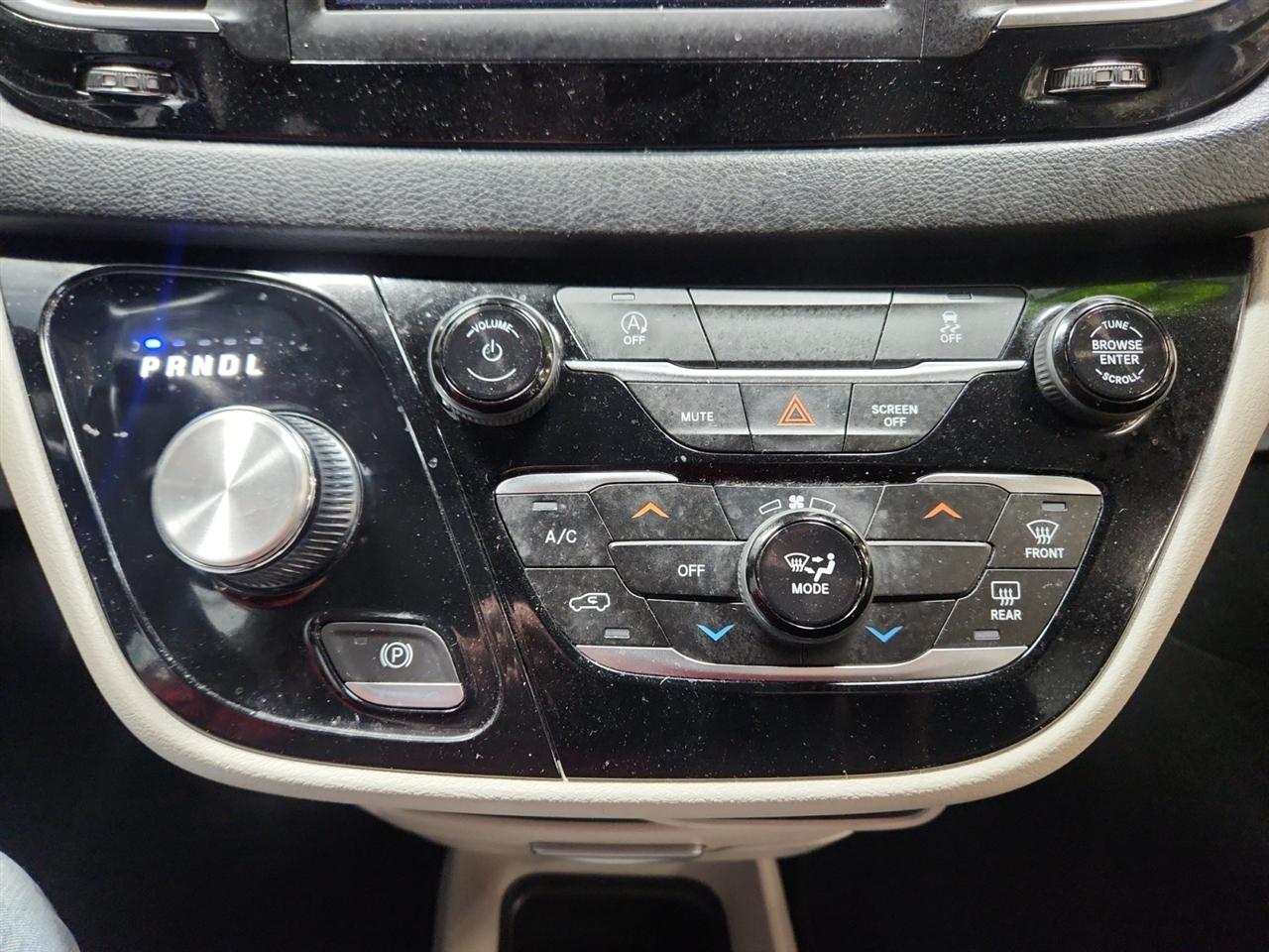 Chrysler Voyager LX 2020