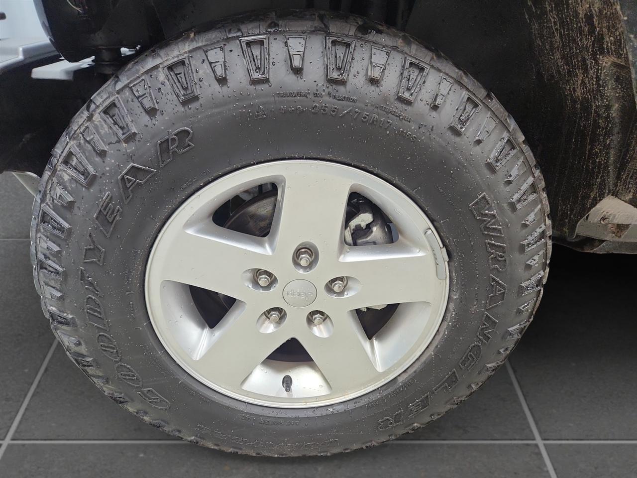 Jeep Wrangler Sport 4WD 2012