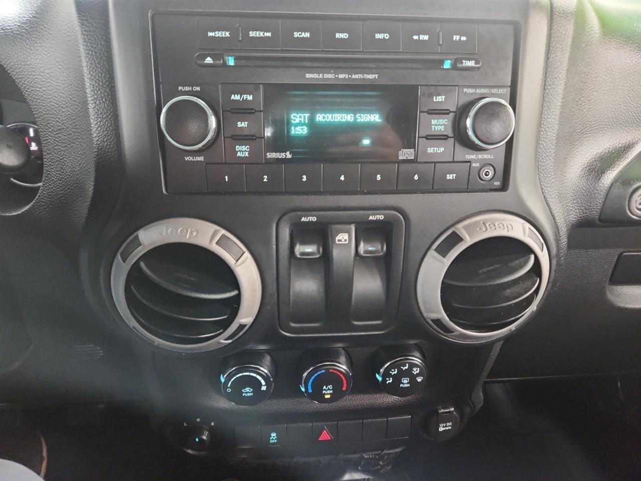 Jeep Wrangler Sport 4WD 2012