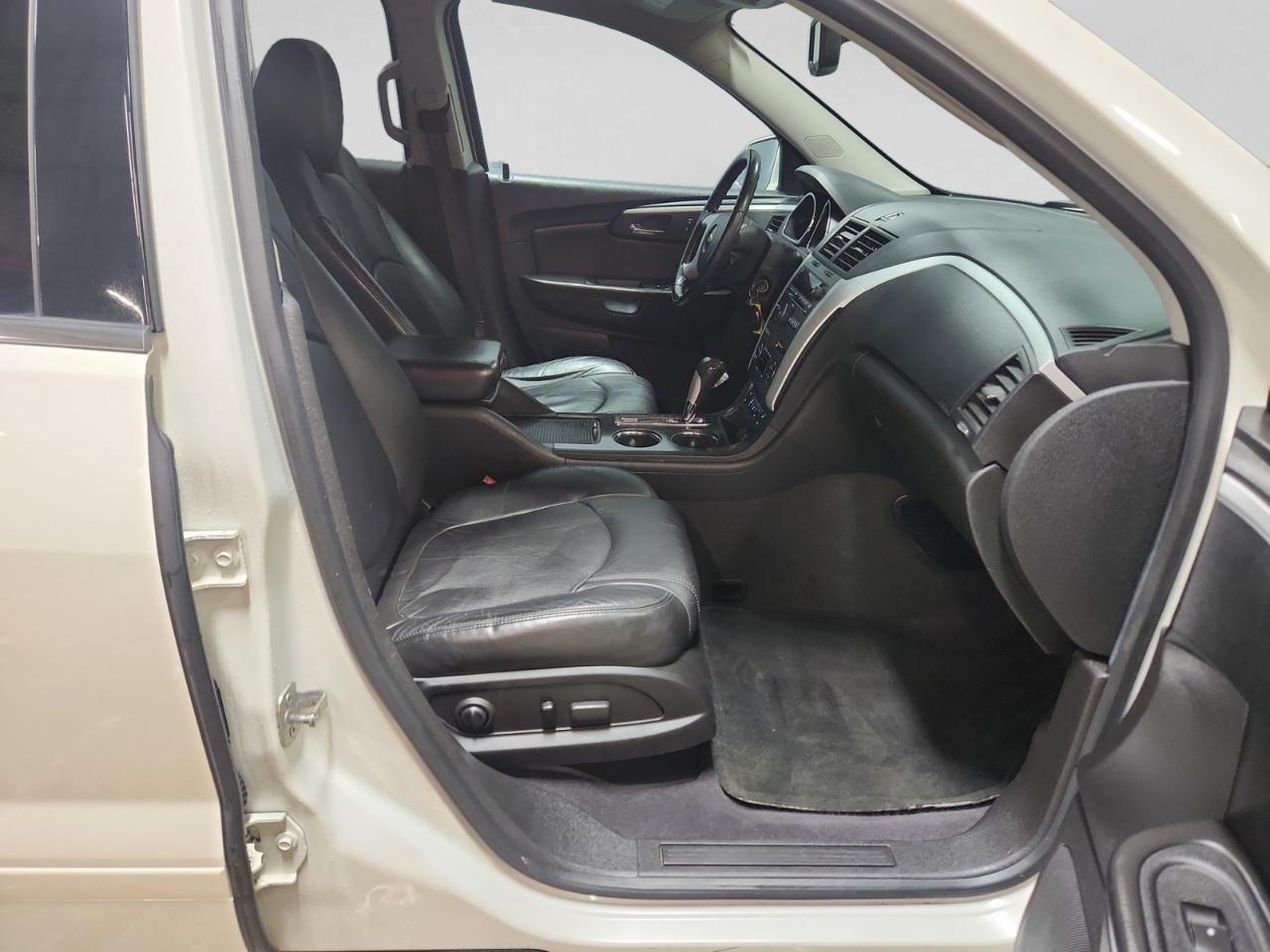 Chevrolet Traverse 2LT AWD 2012