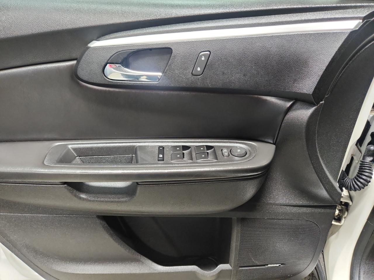 Chevrolet Traverse 2LT AWD 2012