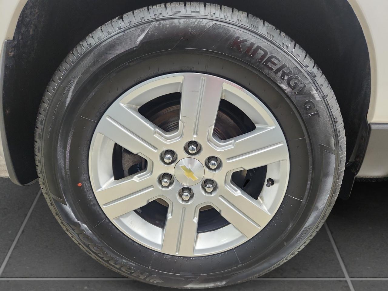 Chevrolet Traverse 2LT AWD 2012