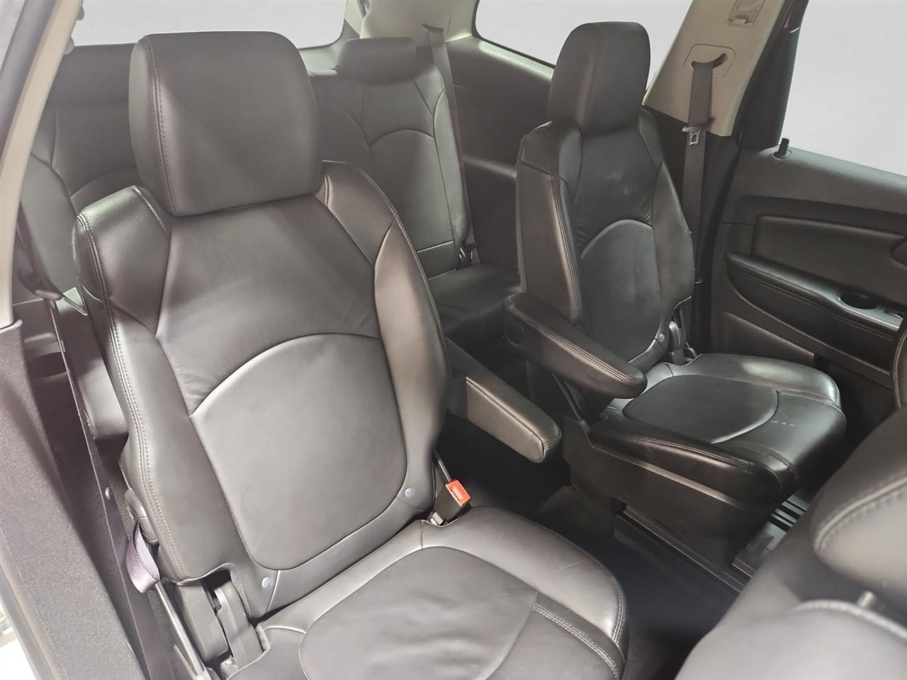 Chevrolet Traverse 2LT AWD 2012