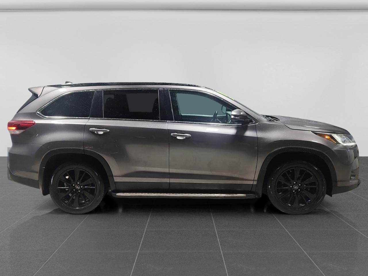 Toyota Highlander SE FWD V6 2019