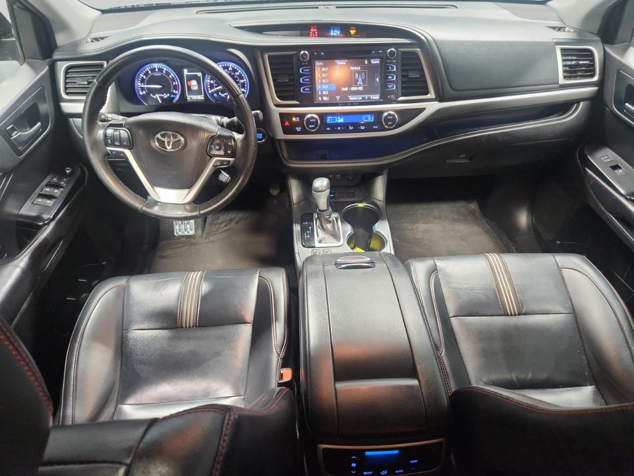 Toyota Highlander SE FWD V6 2019