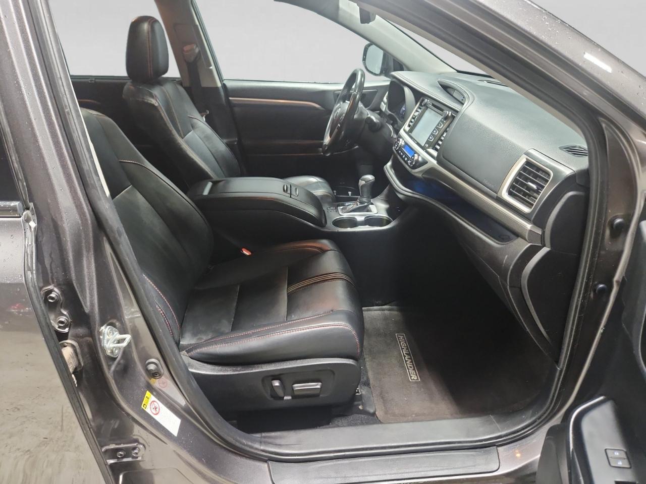 Toyota Highlander SE FWD V6 2019