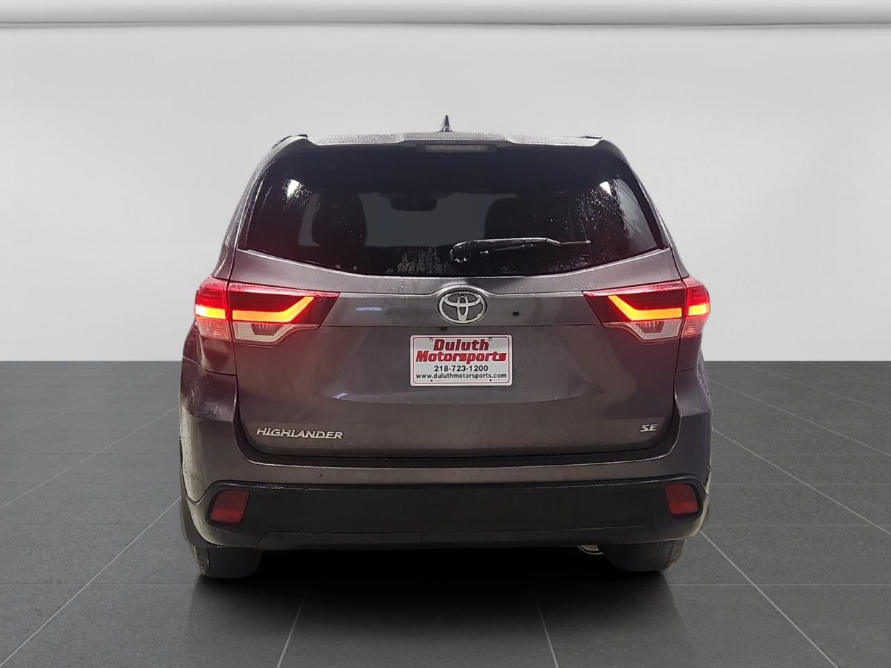 Toyota Highlander SE FWD V6 2019