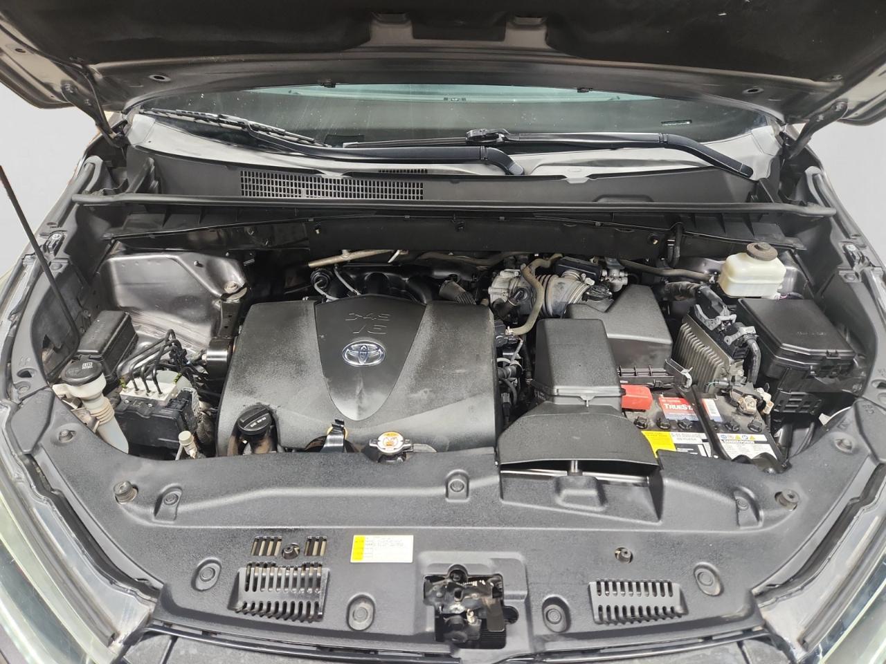 Toyota Highlander SE FWD V6 2019