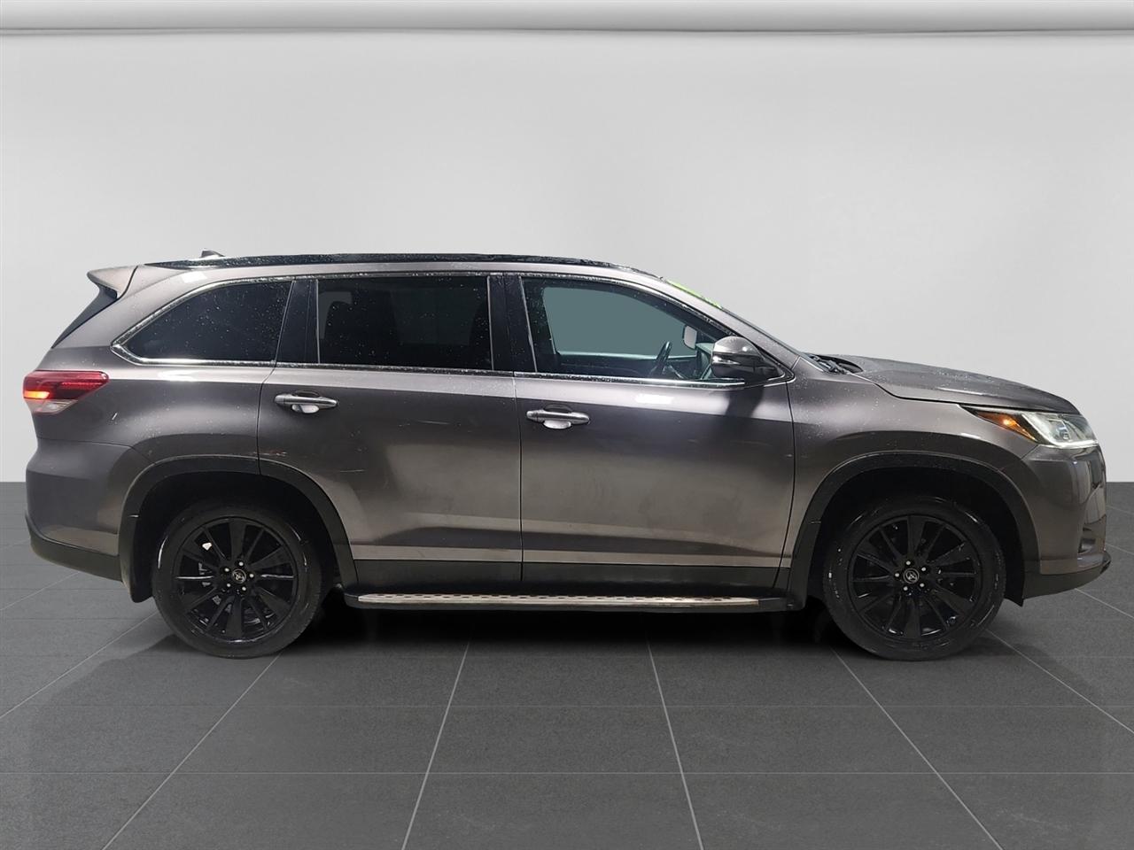 Toyota Highlander SE FWD V6 2019