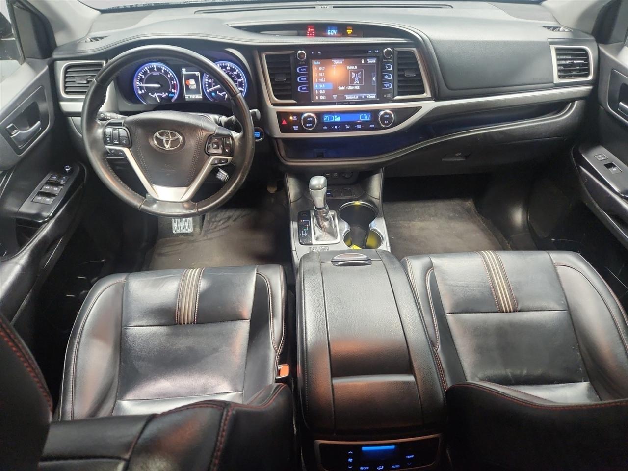 Toyota Highlander SE FWD V6 2019