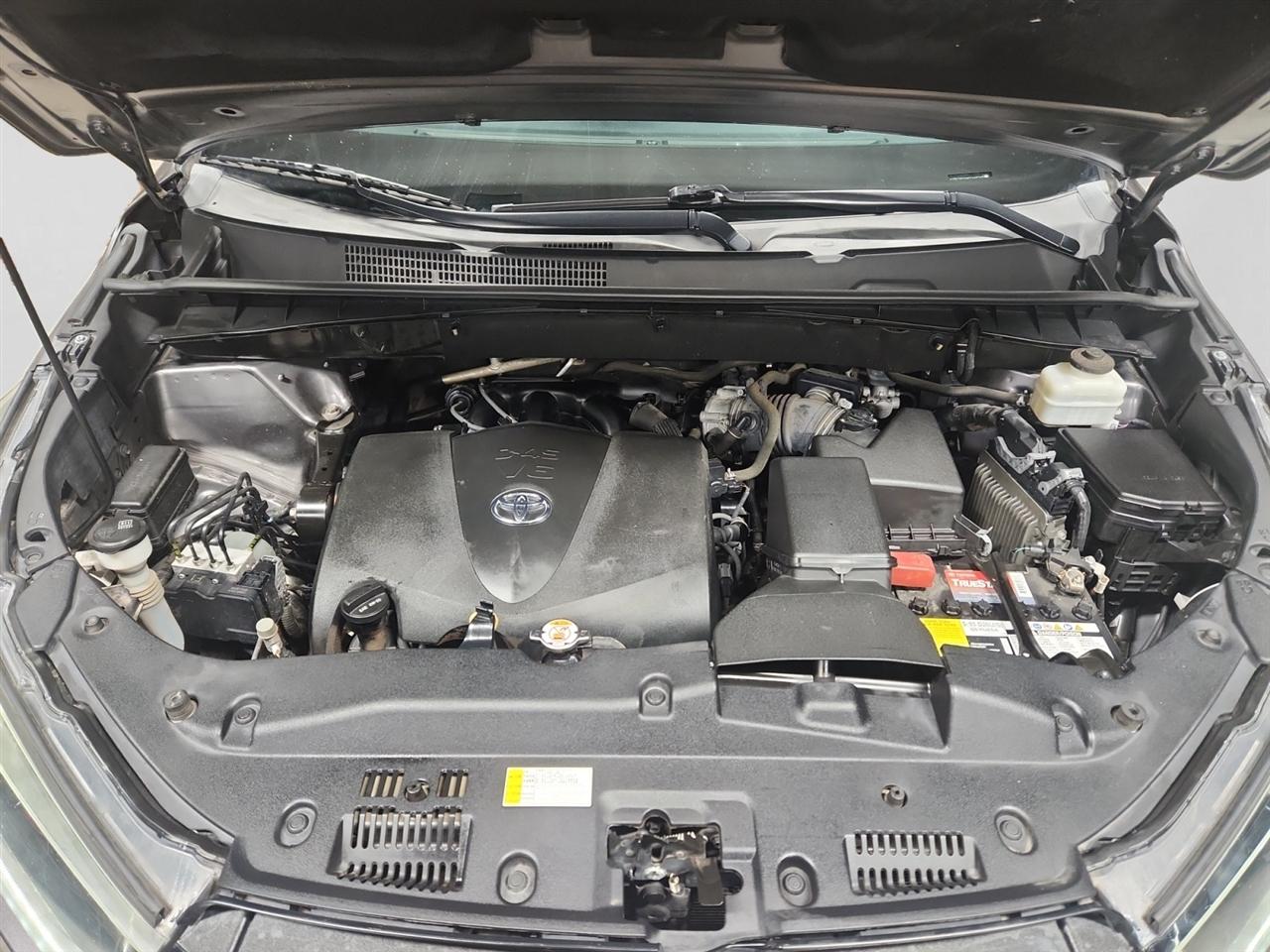 Toyota Highlander SE FWD V6 2019