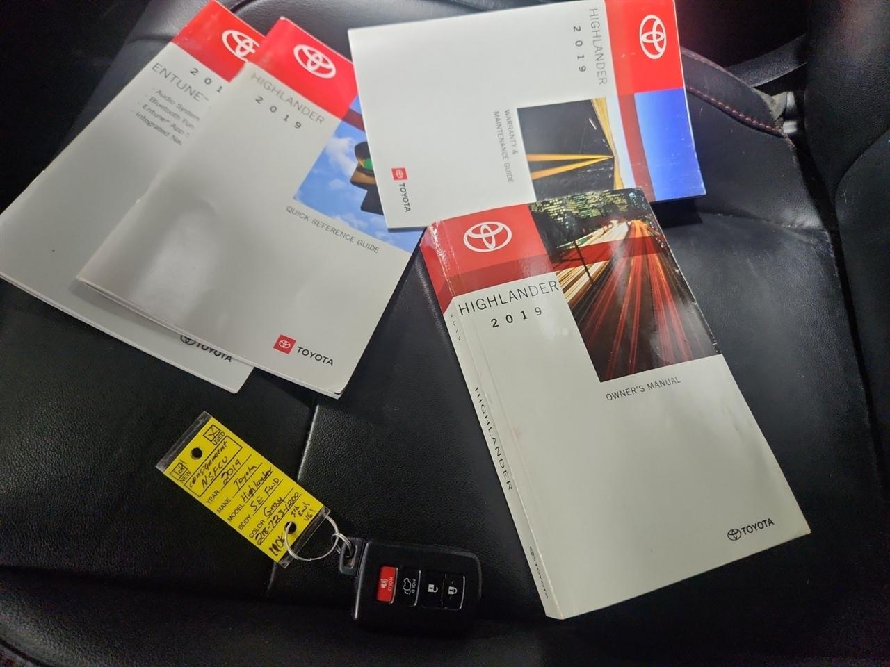 Toyota Highlander SE FWD V6 2019