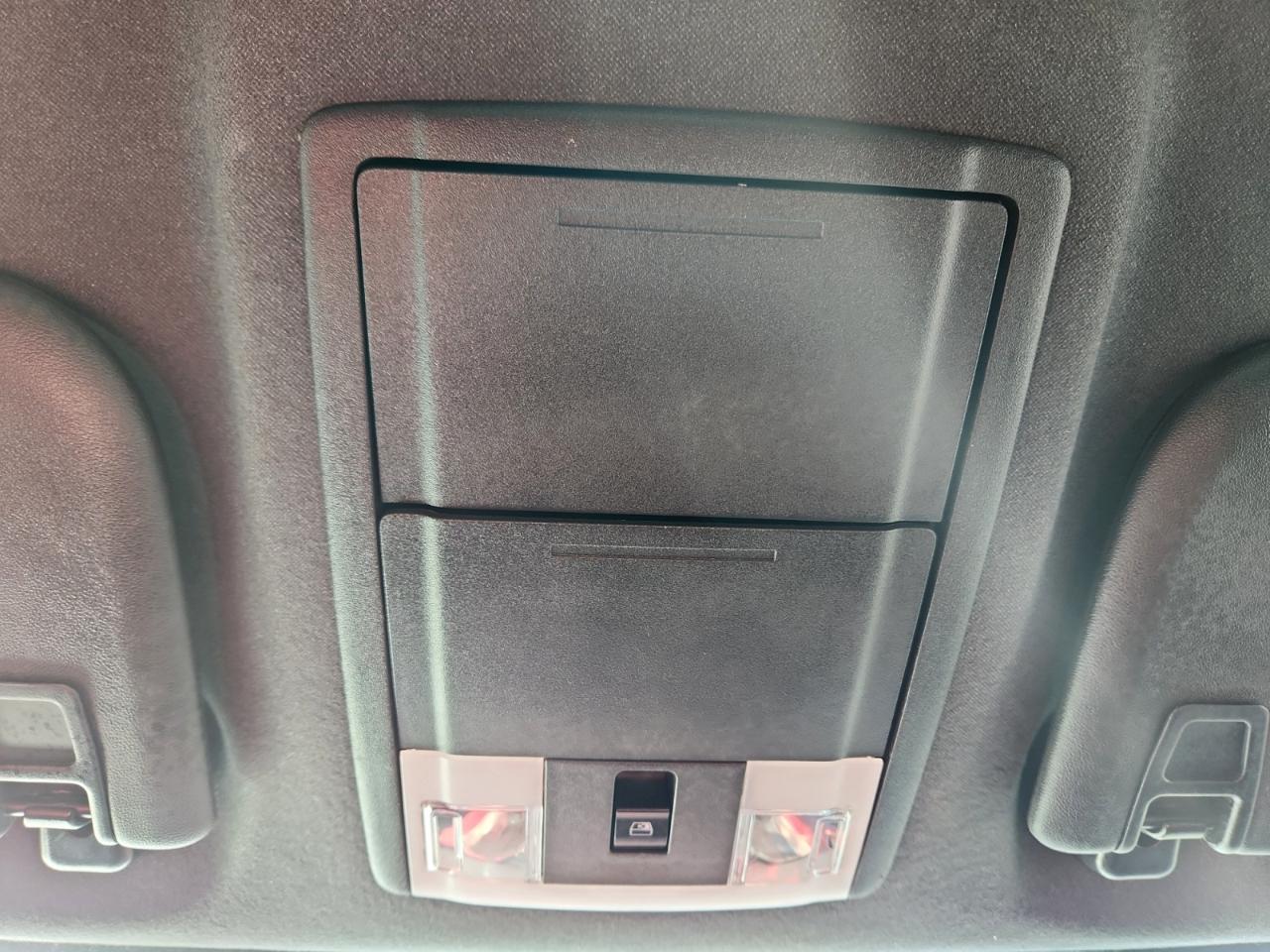 Ford F-350 SD Lariat Crew Cab Long Bed DRW 4WD 2012