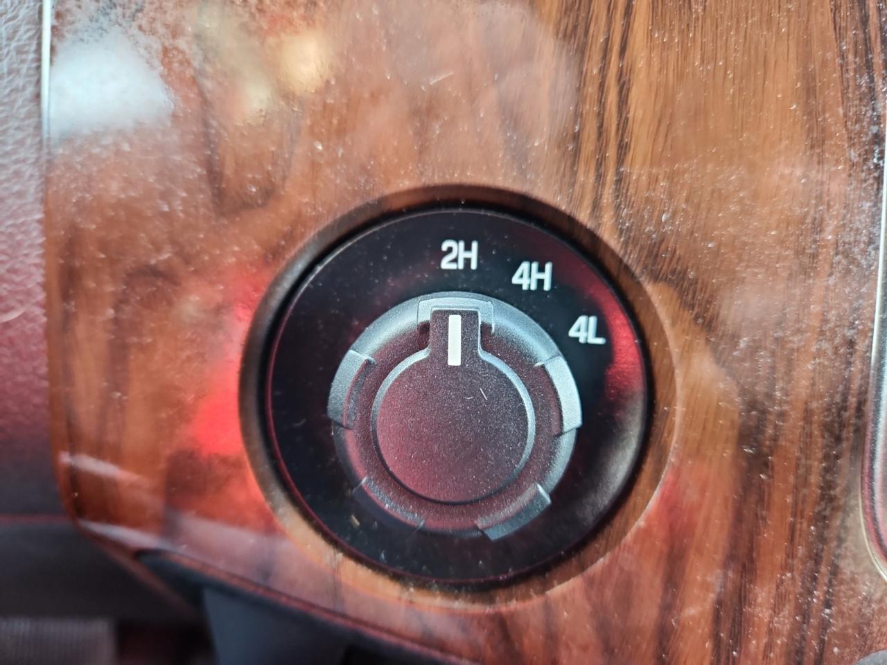 Ford F-350 SD Lariat Crew Cab Long Bed DRW 4WD 2012