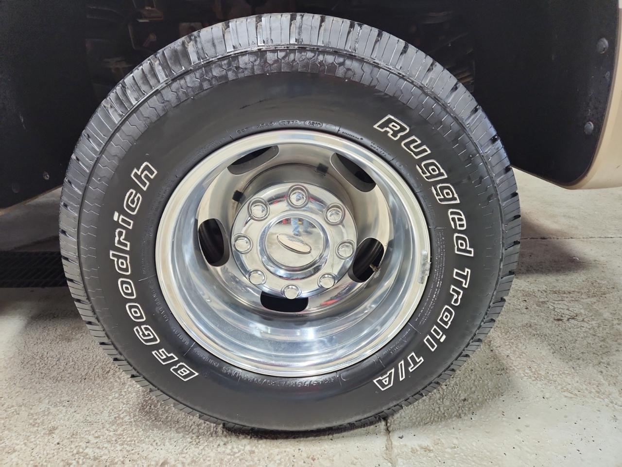 Ford F-350 SD Lariat Crew Cab Long Bed DRW 4WD 2012