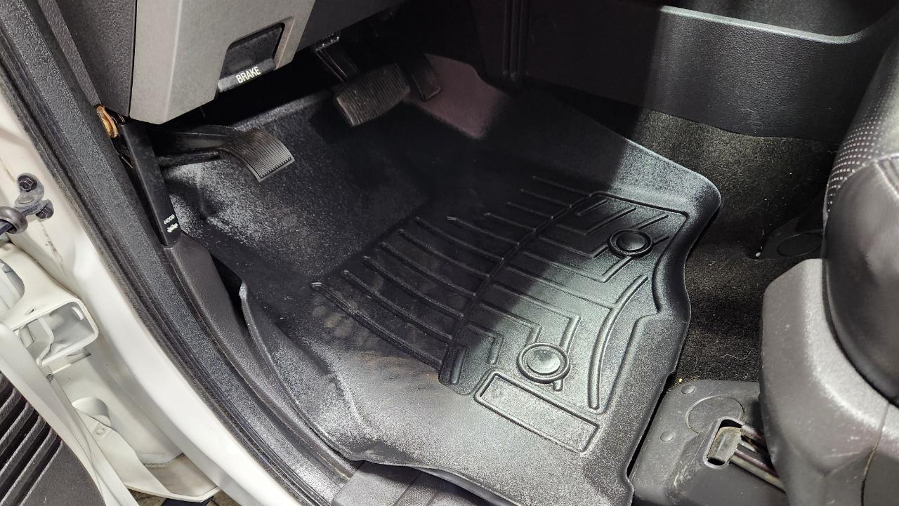 Ford F-350 SD Lariat Crew Cab Long Bed DRW 4WD 2012