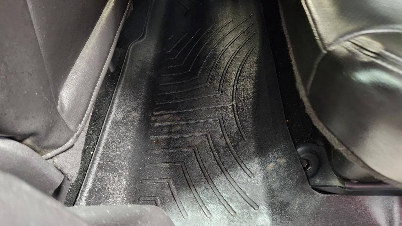 Ford F-350 SD Lariat Crew Cab Long Bed DRW 4WD 2012