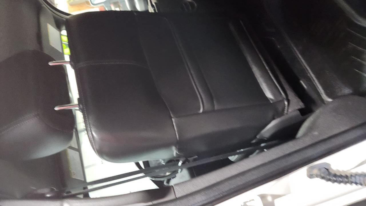 Ford F-350 SD Lariat Crew Cab Long Bed DRW 4WD 2012